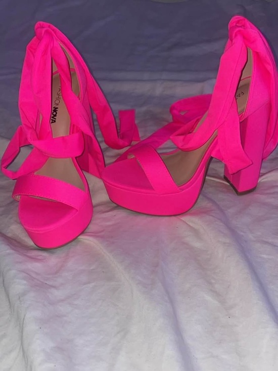 Fashion Nova Shoes - New Fashion Nova Neon Pink Heels 💖